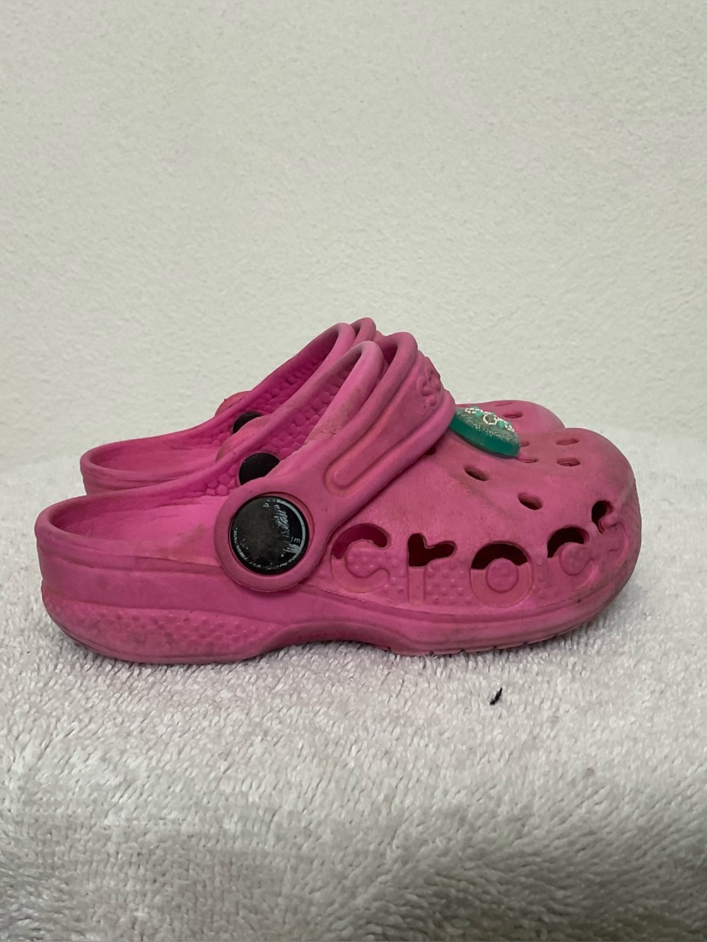 Crocs Baya Electric Pink Water Clogs Rubber Shoes Size 4/6C Baby Summer Pool
